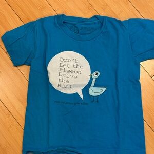 LIKE NEW! Out of Print Blue 'Don’t Let The Pigeon Drive The Bus!” Tee Shirt Sz 6